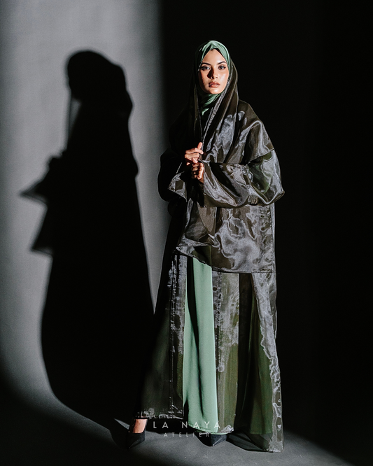 Sirr Al-Anāqah: Verde Dora