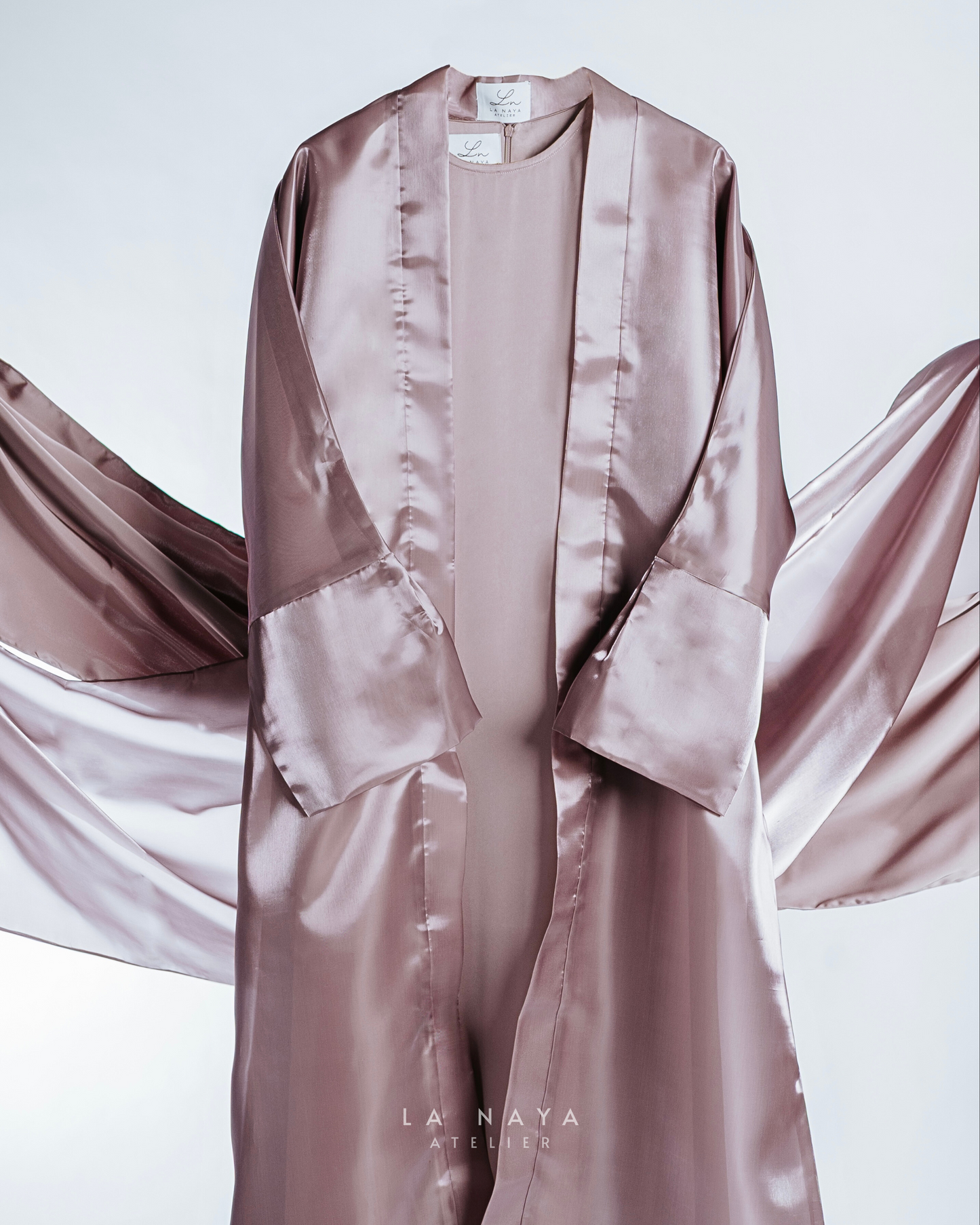 Sirr Al-Anāqah: Viola