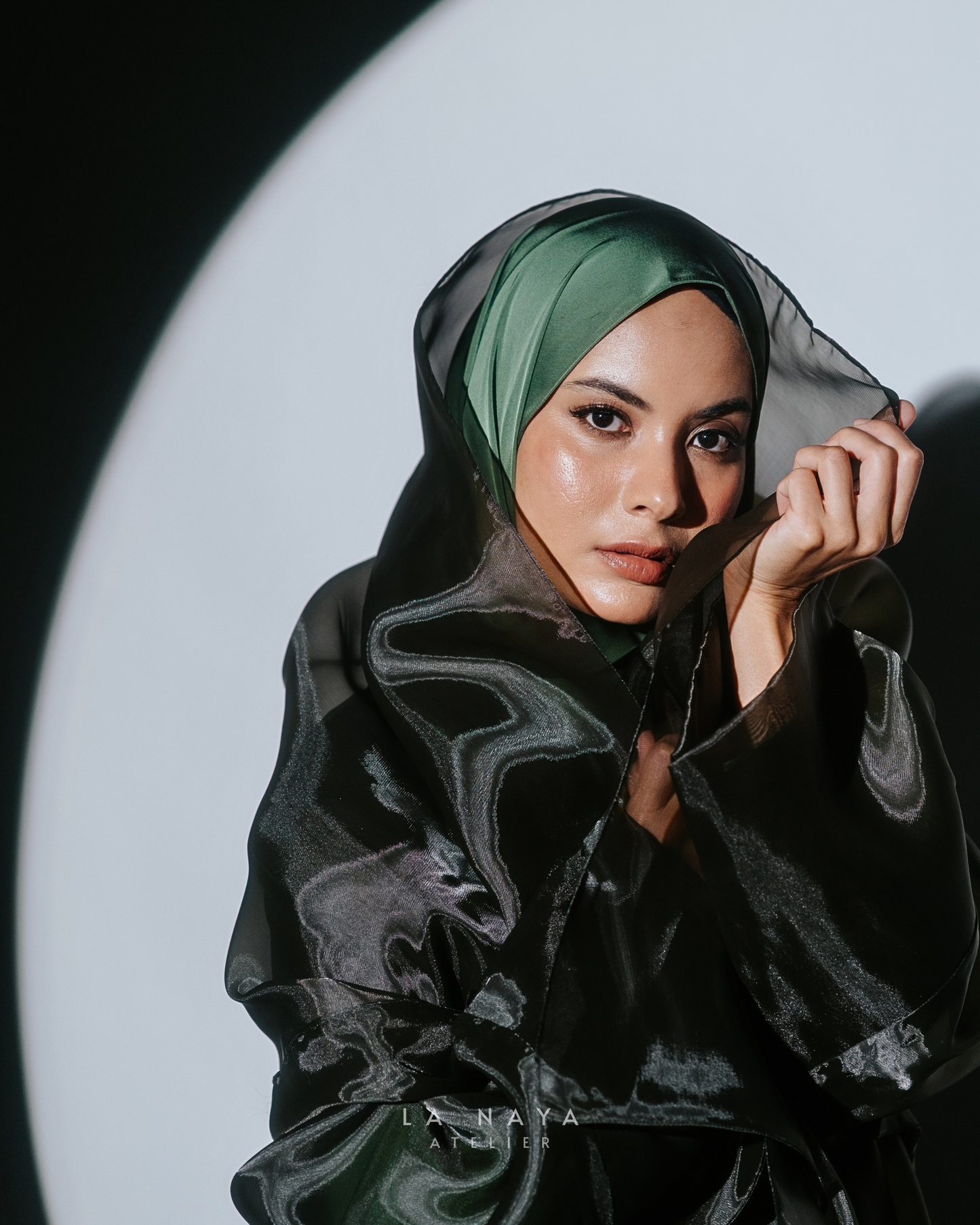 Sirr Al-Anāqah: Verde Dora