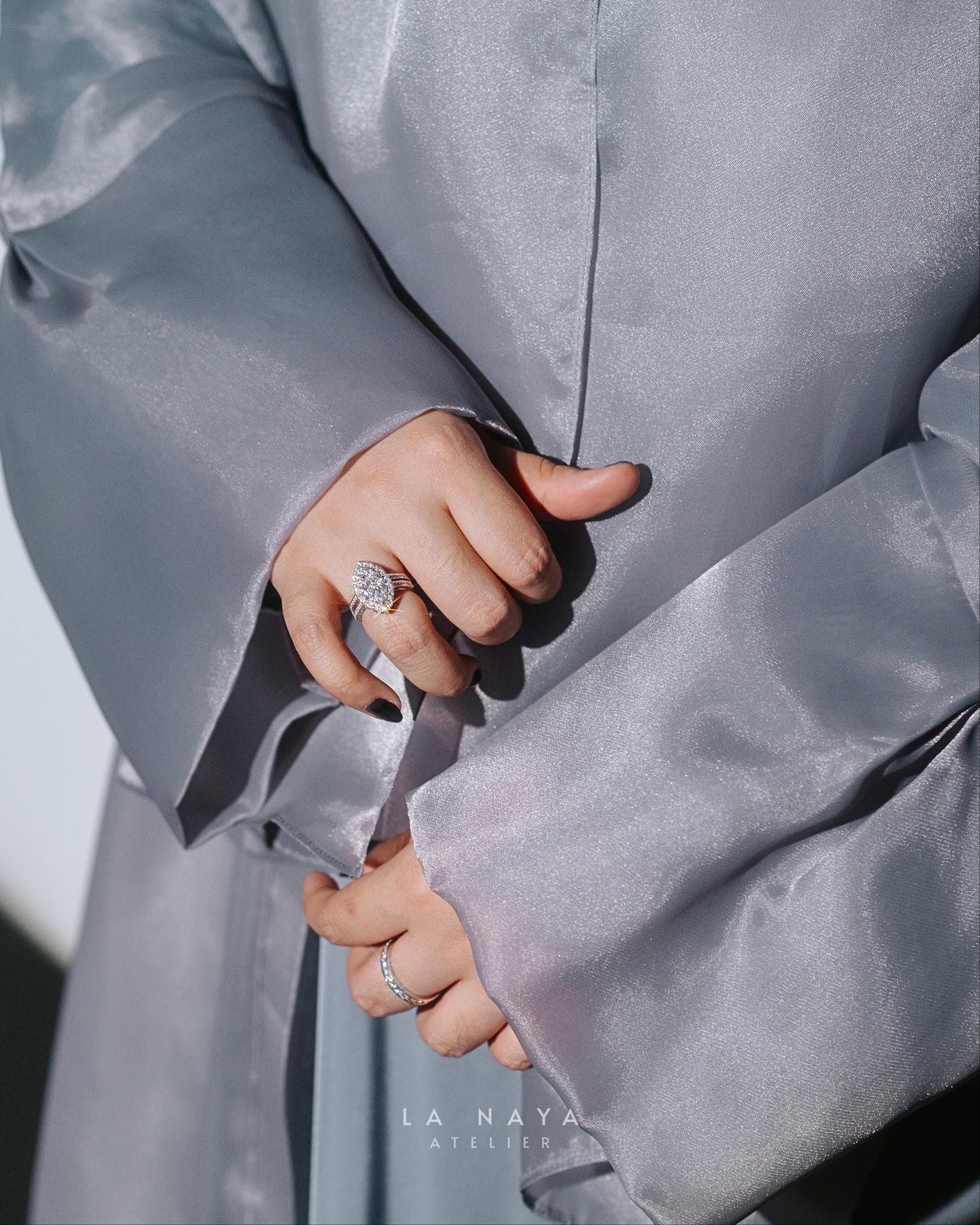 Sirr Al-Anāqah: Azzurro