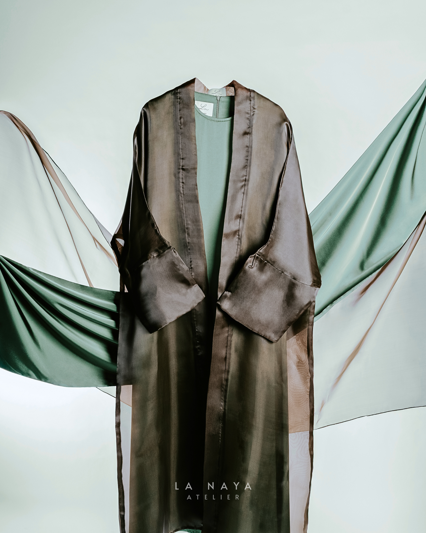 Sirr Al-Anāqah: Verde Dora