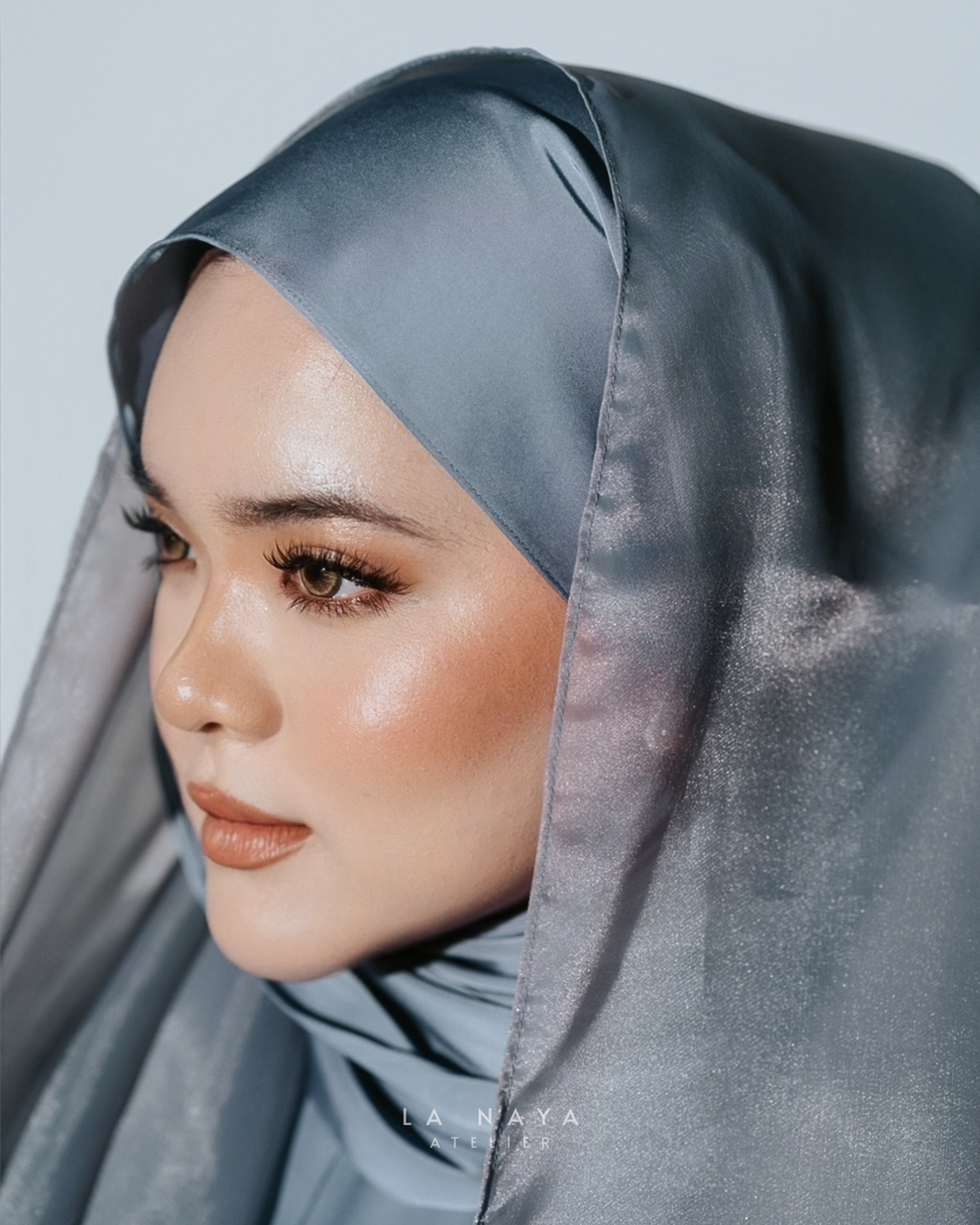 Sirr Al-Anāqah: Azzurro